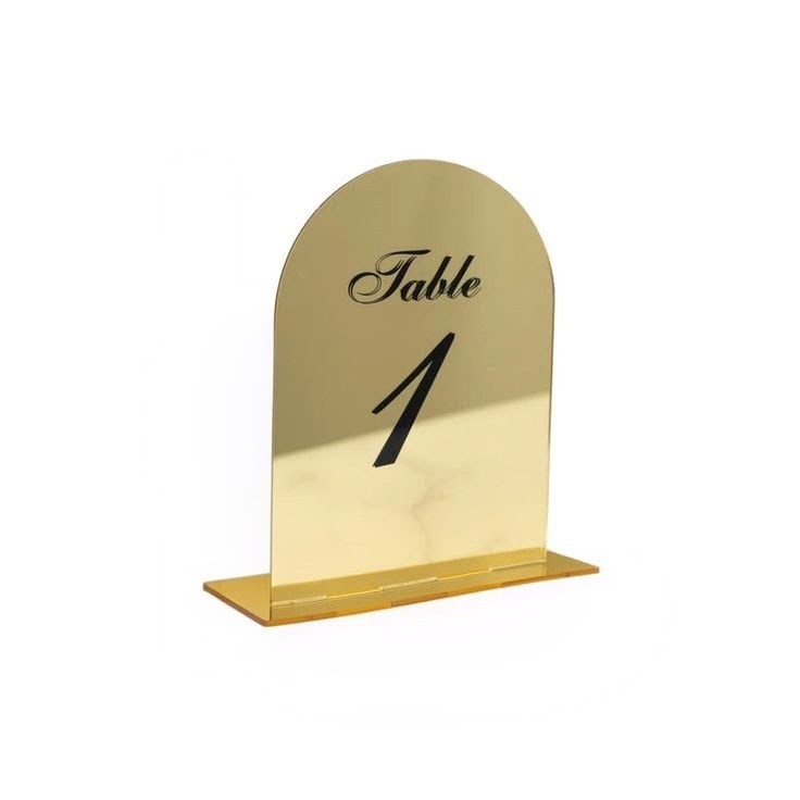 Numéro de table un en or