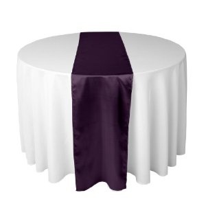 Table ronde avec drap violet
