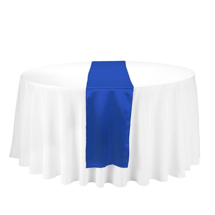 Table ronde avec nappe blanche