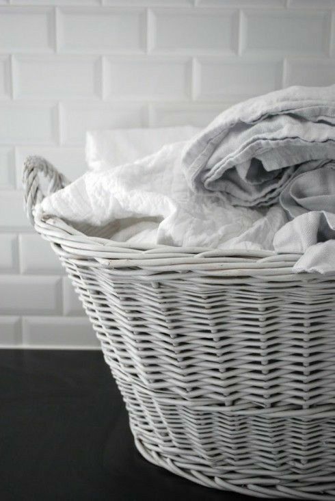 Panier en osier avec linge